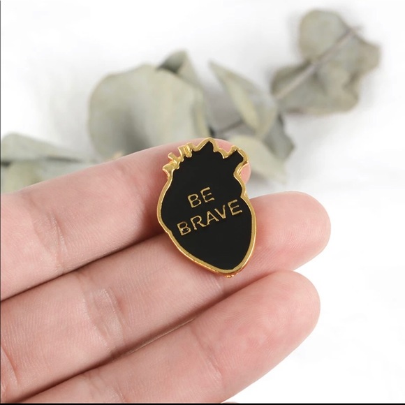 Accessories - Be brave heart organ pin